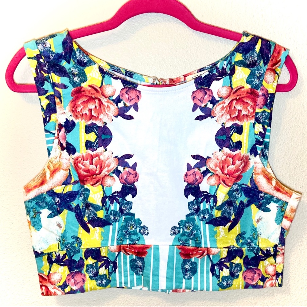 Arden B Floral Crop Top with Back Cutout - Size XL